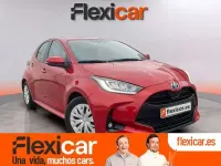 Usado Toyota Yaris Active 116 CV (85 kW) 2023 Rojo Utilitario