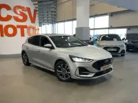 Usado Ford Focus ST-Line 125 CV (91 kW) 2023 Gris Utilitario