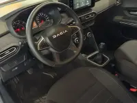 Usado Dacia Jogger Essentiel 100 CV (73 kW) 2023 Blanco Monovolumen