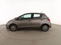 Usado Toyota Yaris Active 100 CV (73 kW) 2016 Gris Berlina