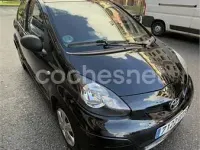 Usado Toyota Aygo Live 68 CV (50 kW) 2010 Negro Utilitario