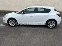 Usado Opel Astra Sport 125 CV (91 kW) 2012 Blanco Berlina