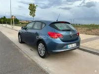 Usado Opel Astra Selective 110 CV (80 kW) 2015 Azul Berlina