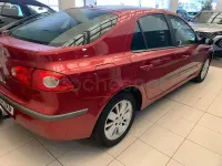 Usado Renault Laguna II Dynamique 130 CV (95 kW) 2006 Granate Berlina