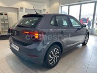 Usado VW Polo Life 95 CV (69 kW) 2023 Gris / plata Berlina