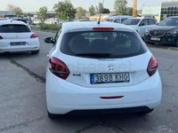 Usado Peugeot 208 Active 75 CV (55 kW) 2018 Blanco Utilitario