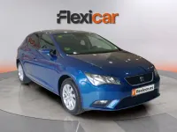 Usado Seat Leon Reference 105 CV (77 kW) 2015 Azul Berlina