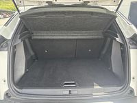 Usado Peugeot 2008 Allure 130 CV (95 kW) 2021 Blanco SUV