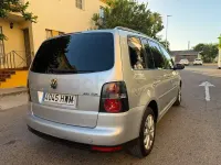 Usado VW Touran Advance 140 CV (102 kW) 2010 Gris / plata Monovolumen