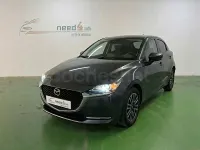Usado Mazda 2 90 CV (66 kW) 2022 Gris / plata Berlina