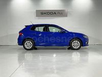 Usado Skoda Fabia 80 CV (58 kW) 2022 Azul Utilitario