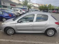 Usado Peugeot 206+ 70 CV (51 kW) 2010 Gris / plata Utilitario