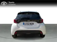 Usado Toyota Yaris Hybrid Active 116 CV (85 kW) 2025 Blanco Berlina