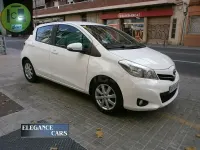 Usado Toyota Yaris Active 99 CV (72 kW) 2013 Blanco Utilitario