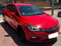 Usado Opel Astra Dynamic 110 CV (80 kW) 2017 Rojo Berlina