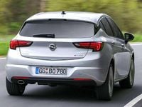 Usado Opel Astra Selective 125 HP (91 kW) 2017 Branco Citadino