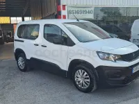 Usado Peugeot Rifter Active 100 CV (73 kW) 2021 Blanco Monovolumen
