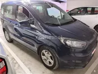 Usado Ford Tourneo Courier Trend 95 CV (69 kW) 2017 Azul Monovolumen
