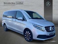 Usado Mercedes V250 2023 Plateado Monovolumen