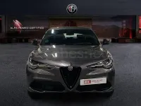 Usado Alfa Romeo Stelvio Veloce 211 CV (155 kW) 2023 Gris / plata SUV