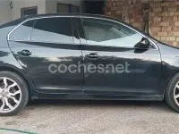 Usado VW Jetta Advance 105 CV (77 kW) 2007 Negro Berlina