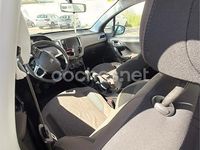 Usado Peugeot 2008 Allure 110 CV (80 kW) 2015 Marrón SUV