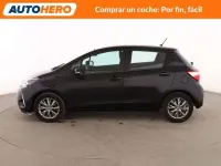 Usado Toyota Yaris Active 111 CV (81 kW) 2020 Negro Utilitario