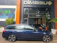 Usado Mercedes C220 200 CV (147 kW) 2022 Azul Familiar