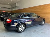 Usado Audi A4 130 CV (95 kW) 2002 Azul Berlina