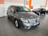 Usado Mercedes B180 109 CV (80 kW) 2016 Gris / plata Utilitario