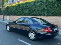 Usado Mercedes E500 Elegance 306 CV (225 kW) 2003 Azul Berlina