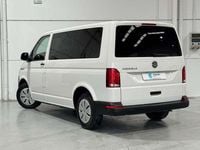 Usado VW Caravelle Comfortline 150 CV (110 kW) 2023 Blanco Monovolumen
