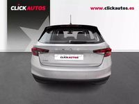 Usado Skoda Fabia Essence 80 CV (58 kW) 2025 Gris / plata Utilitario