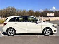 Usado Mercedes B180 109 CV (80 kW) 2015 Blanco Monovolumen