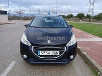 Usado Peugeot 208 Allure 92 CV (67 kW) 2015 Azul Utilitario