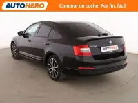 Usado Skoda Octavia Elegance 150 CV (110 kW) 2015 Negro Familiar