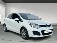 Usado Kia Rio 85 CV (62 kW) 2014 Blanco Utilitario