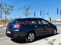 Usado Renault Mégane GrandTour Dynamique 110 CV (80 kW) 2011 Gris / plata Familiar