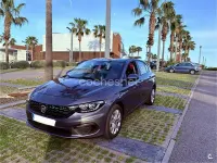 Usado Fiat Tipo Lounge 95 CV (69 kW) 2017 Gris / plata Berlina