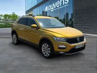 Usado VW T-Roc Advance 150 CV (110 kW) 2022 Amarillo SUV