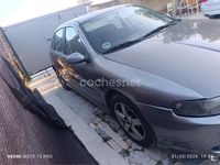 Usado Seat Leon Sport 105 CV (77 kW) 2004 Gris / plata Utilitario