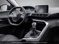 Usado Peugeot 5008 Allure 131 CV (96 kW) 2022 Gris SUV
