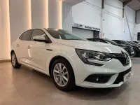 Usado Renault Mégane IV 90 CV (66 kW) 2017 Blanco Berlina