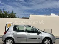 Usado Renault Clio II Expression 68 CV (50 kW) 2010 Gris / plata Berlina