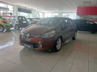 Usado Renault Clio IV Dynamique 90 CV (66 kW) 2015 Marrón Berlina