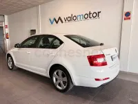 Usado Skoda Octavia 150 CV (110 kW) 2016 Blanco Familiar