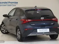 Usado Hyundai i20 79 CV (58 kW) 2025 Gris / plata Utilitario