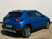 Usado Kia Stonic 100 CV (73 kW) 2025 Azul SUV