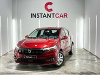 Usado Dacia Sandero Acces 67 CV (49 kW) 2022 Rojo Berlina