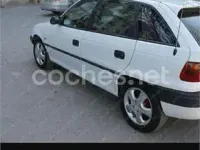 Usado Opel Astra 68 CV (50 kW) 1995 Blanco Berlina